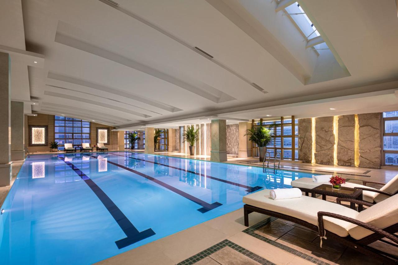 Crowne Plaza Shanghai Nanjing Road By Ihg المظهر الخارجي الصورة The pool at the Mandarin Oriental, Beijing