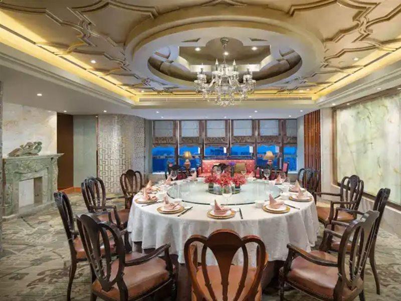 Crowne Plaza Shanghai Nanjing Road By Ihg المظهر الخارجي الصورة A private dining room at the restaurant