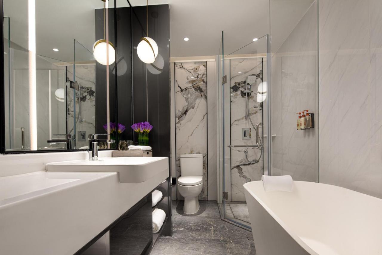 Crowne Plaza Shanghai Nanjing Road By Ihg المظهر الخارجي الصورة Bathroom