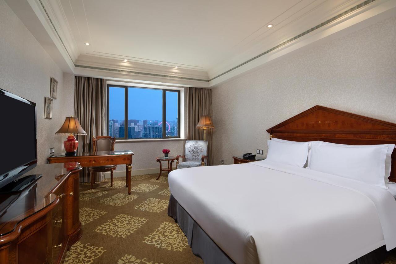 Crowne Plaza Shanghai Nanjing Road By Ihg المظهر الخارجي الصورة A room at the hotel